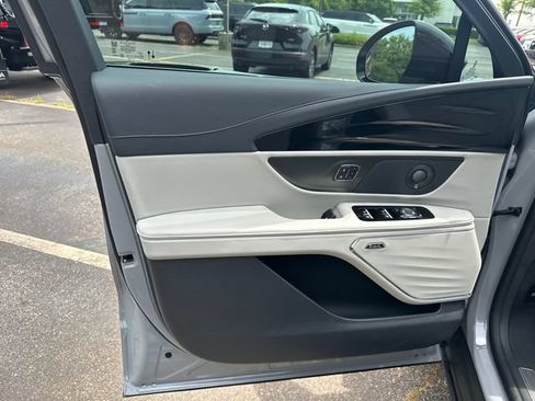 New 2026 Lincoln Nautilus Reserve w/ Jet Appearance Package AWD/4WD image 11