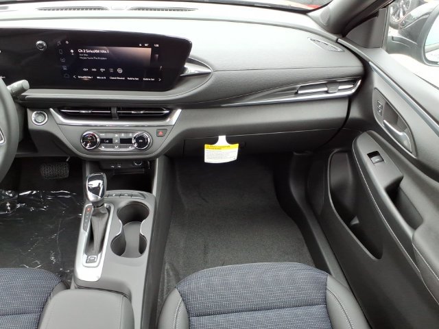 New 2026 Buick Envista Sport Touring w/ Convenience I Package FWD image 18