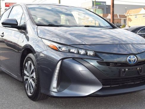 Used 2021 Toyota Prius Prime LE image 10