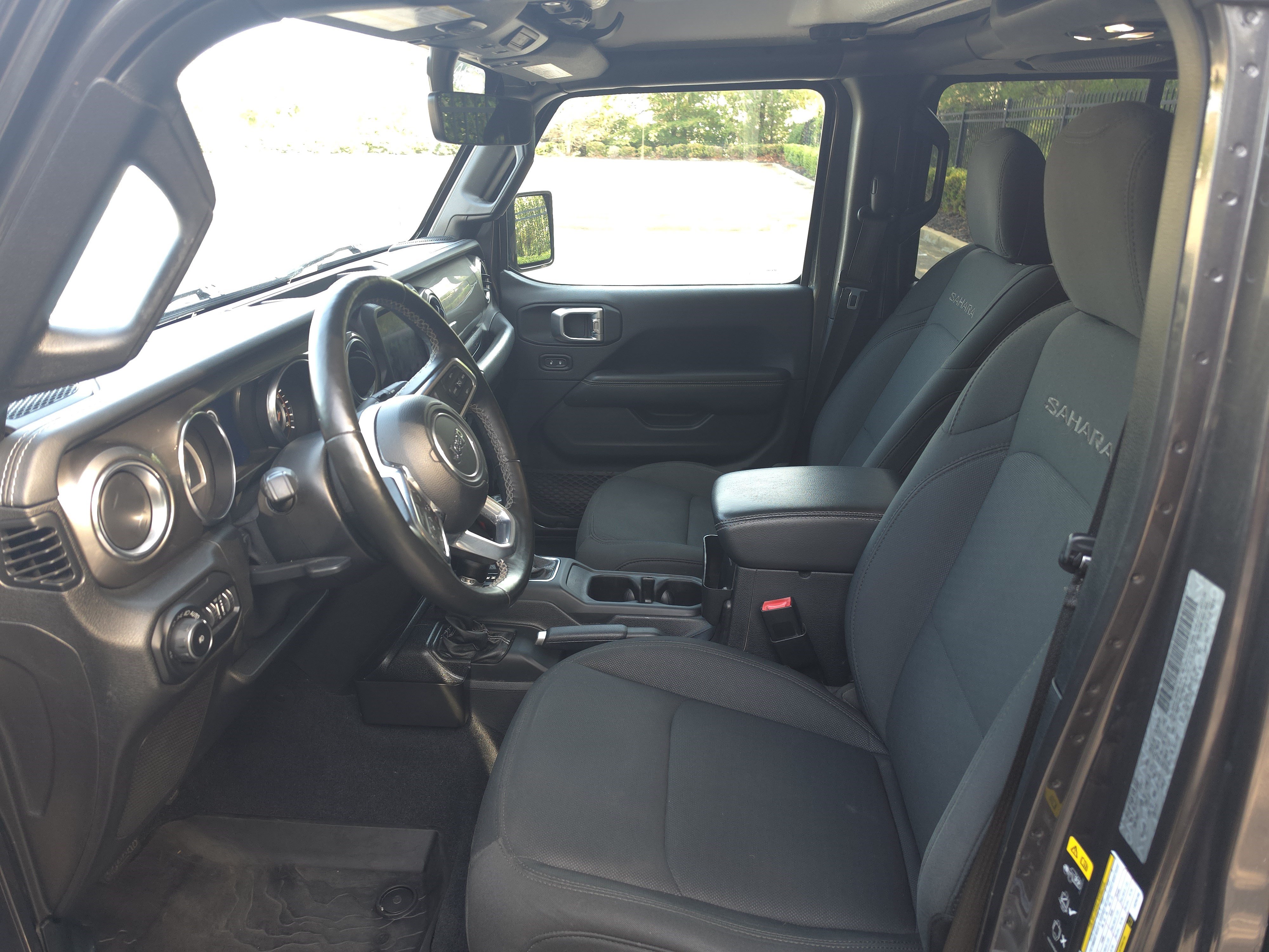 Used 2020 Jeep Wrangler Unlimited Sahara AWD/4WD image 11