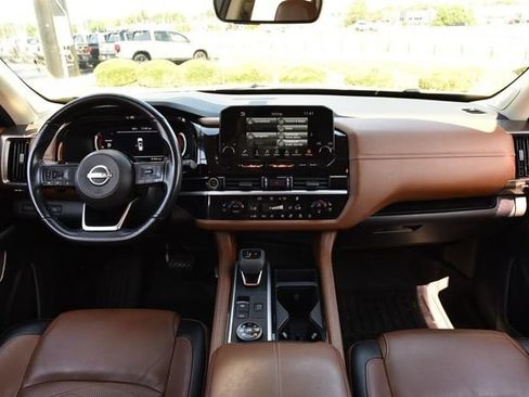 Used 2024 Nissan Pathfinder Platinum w/ Cargo Package AWD/4WD image 7