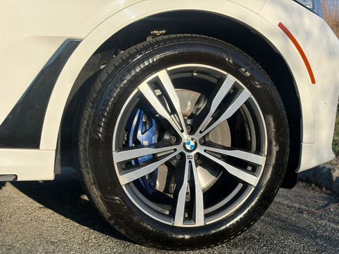 Used 2020 BMW X7 xDrive40i w/ M Sport Package image 40