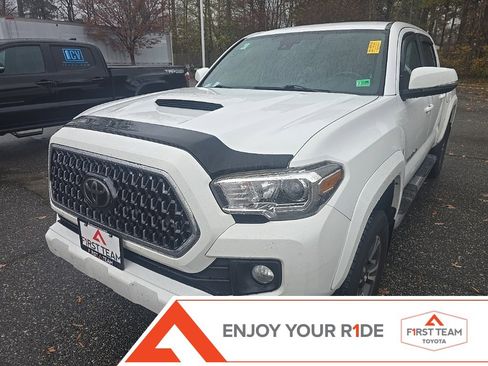 Used 2019 Toyota Tacoma TRD Sport image 1