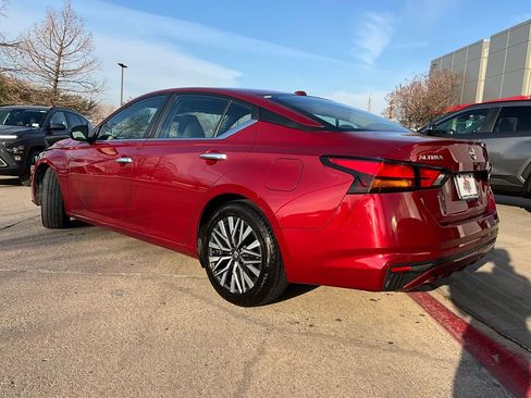 Used 2025 Nissan Altima 2.5 SV image 8