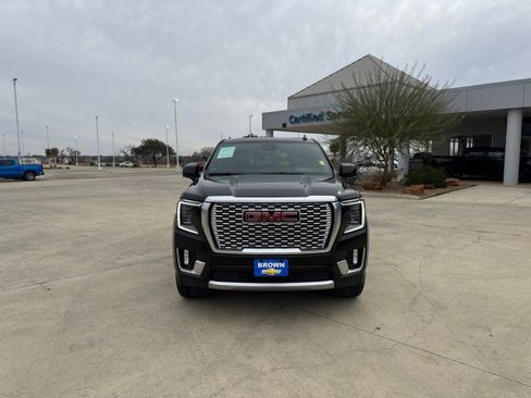 Used 2024 GMC Yukon Denali image 2