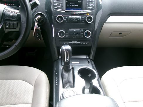 Used 2018 Ford Explorer 4WD w/ Class II Trailer Tow Package image 14