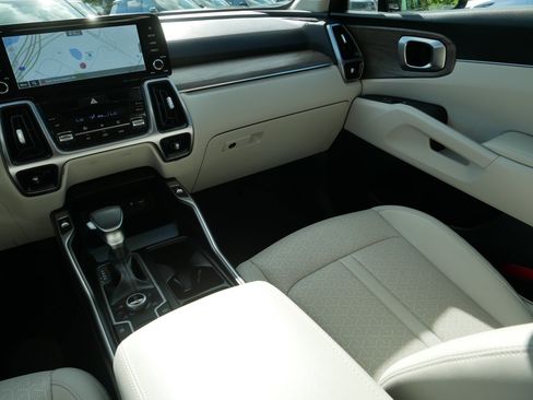 Certified 2023 Kia Sorento S w/ Panoramic Sunroof Package AWD/4WD image 11