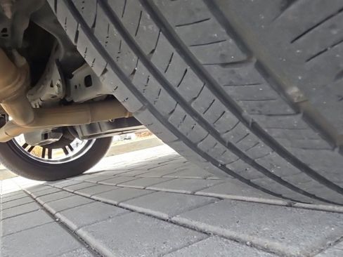 Used 2019 Toyota Avalon Touring image 11