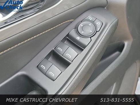 Used 2020 Chevrolet Traverse LT FWD image 23