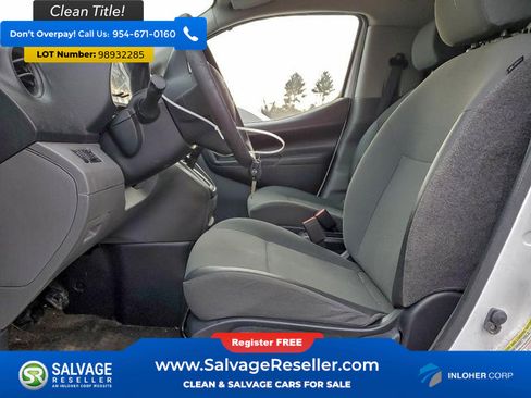 Used 2017 Nissan NV200 SV w/ Back Door Glass Package image 9
