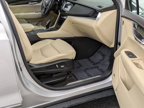Used 2019 Cadillac XT5 AWD image 16