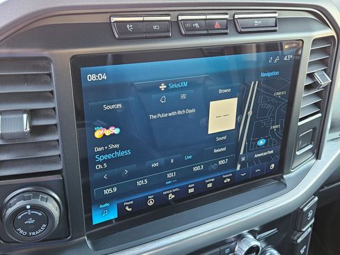 Used 2023 Ford F150 Lariat w/ Trailer Tow Package image 25