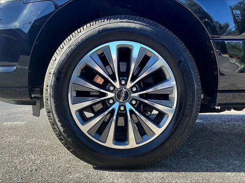 Used 2016 Lincoln Navigator Select image 8