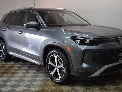 New 2025 Volkswagen Tiguan SE