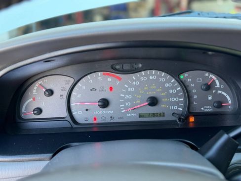 Used 2004 Toyota Sequoia Limited RWD image 10