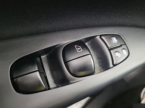 Used 2017 Nissan Sentra S image 27