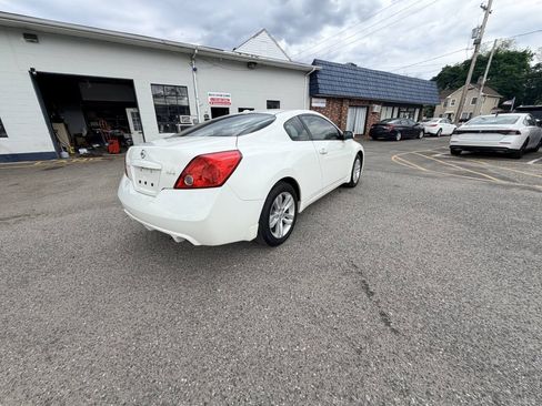 Used 2011 Nissan Altima 2.5 S w/ 2.5S Premium Pkg FWD image 37