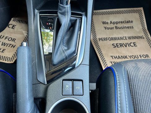 Used 2017 Toyota Corolla SE FWD image 25