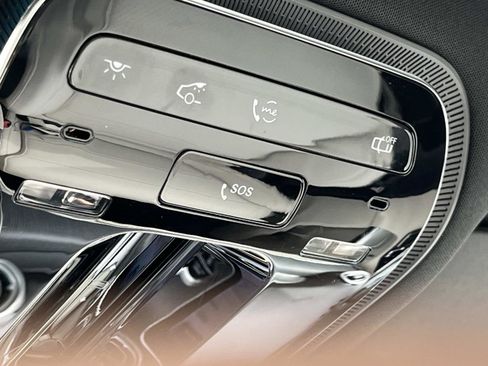 Used 2025 Mercedes-Benz GLC 300 image 28