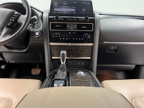Used 2022 Nissan Armada Platinum w/ Captain's Chairs Package RWD image 57