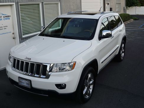 Used 2012 Jeep Grand Cherokee Overland image 3