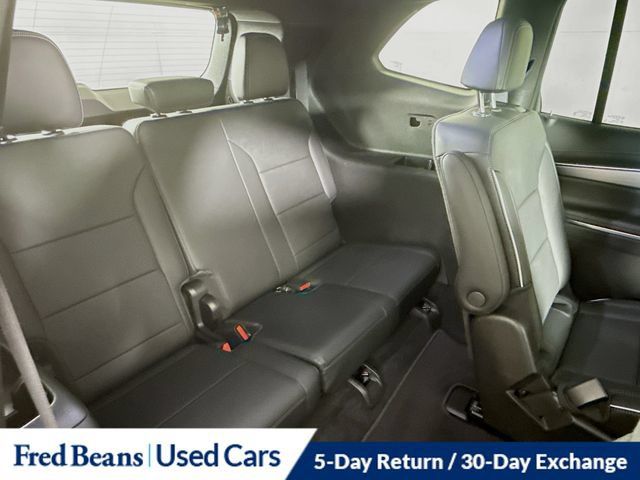 Used 2025 Buick Enclave Preferred FWD image 34