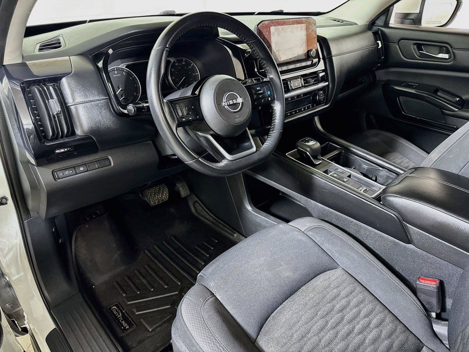 Used 2022 Nissan Pathfinder SV FWD image 7