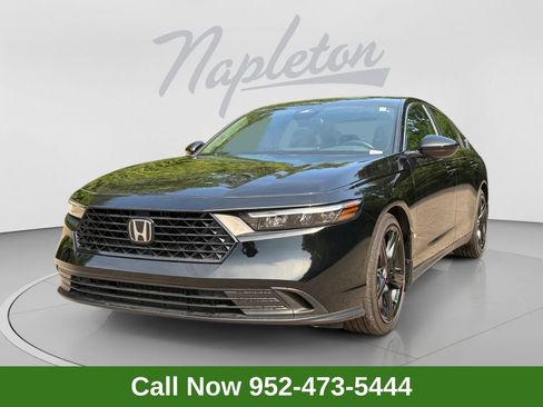 Used 2025 Honda Accord Sport image 1