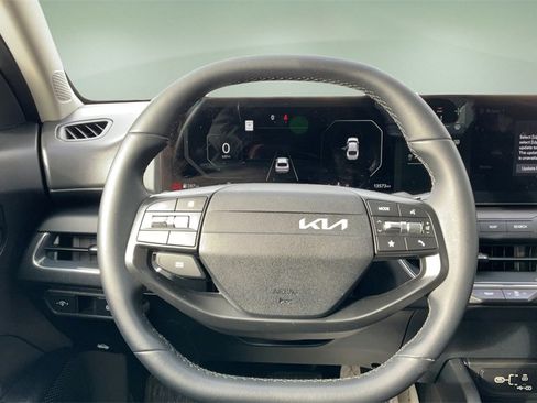 Used 2025 Kia K4 EX image 14
