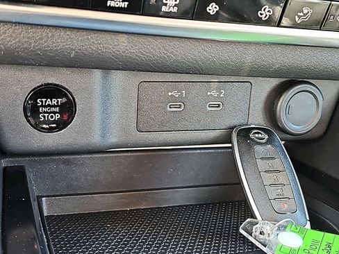Used 2024 Nissan Rogue SV AWD/4WD image 24