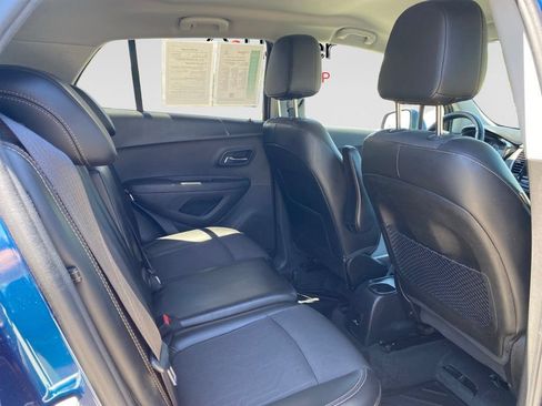 Used 2019 Chevrolet Trax LT w/ LT Convenience Package AWD/4WD image 13