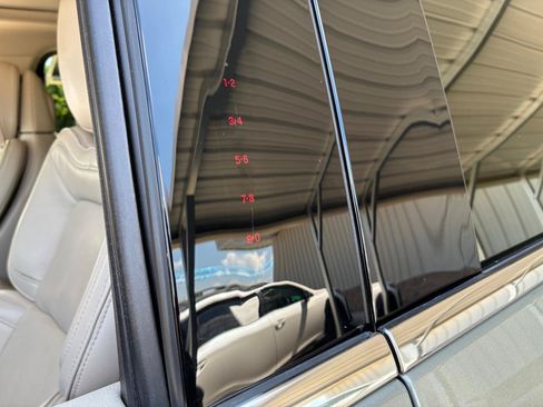 Used 2019 Lincoln Navigator Reserve w/ Cargo Package AWD/4WD image 9