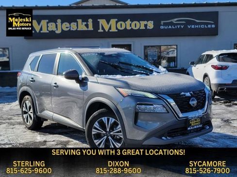 Used 2022 Nissan Rogue SV image 1