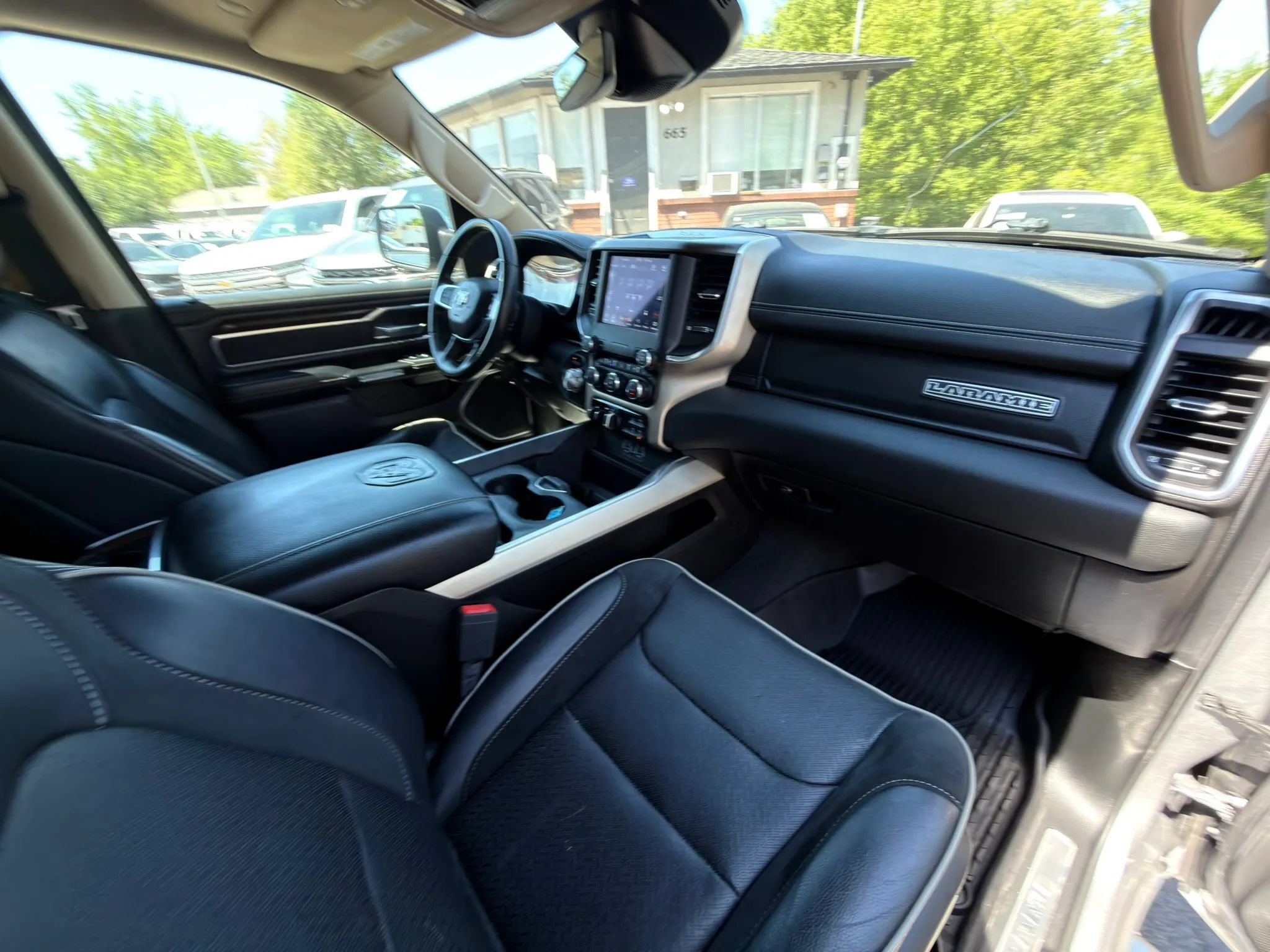 Used 2021 RAM 1500 Laramie AWD/4WD image 5