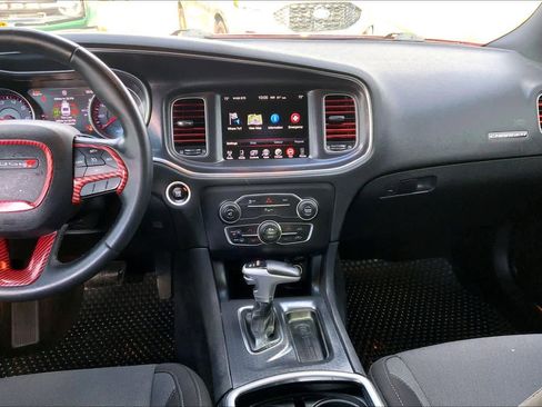 Used 2015 Dodge Charger SXT w/ Driver Confidence Group image 6