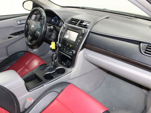 Used 2017 Toyota Camry LE image 21