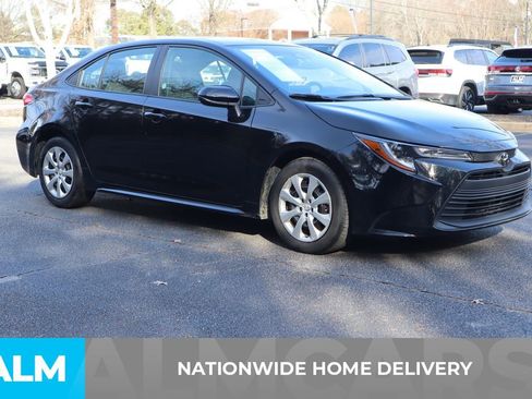 Used 2025 Toyota Corolla LE image 5
