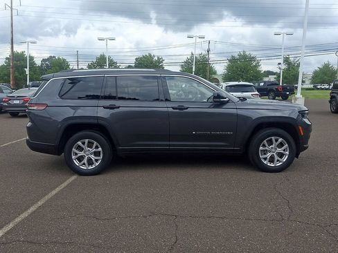 Used 2022 Jeep Grand Cherokee L Limited AWD/4WD image 10