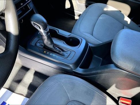 Used 2022 Chevrolet Colorado W/T w/ WT Convenience Package AWD/4WD image 17