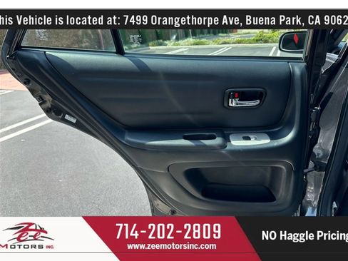 Used 2004 Lexus IS 300 SportCross image 44