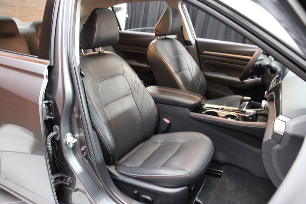 Used 2023 Nissan Altima 2.5 SR w/ SR Premium Package FWD image 17