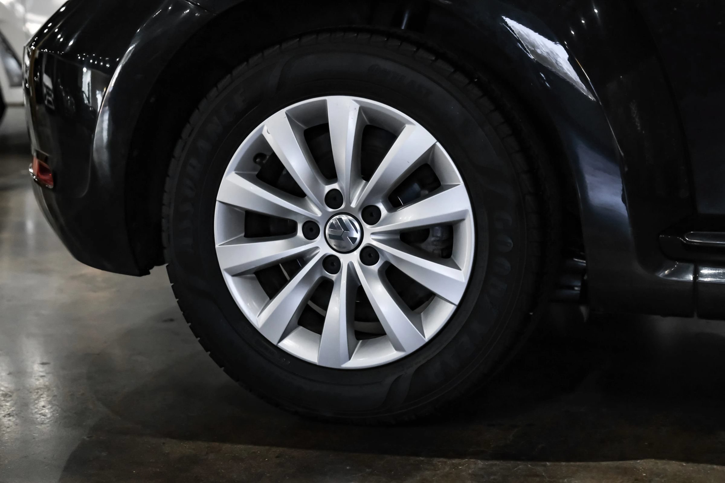 Used 2018 Volkswagen Beetle 2.0T Coast FWD image 47