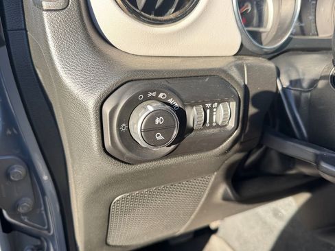 Used 2022 Jeep Gladiator Overland image 32