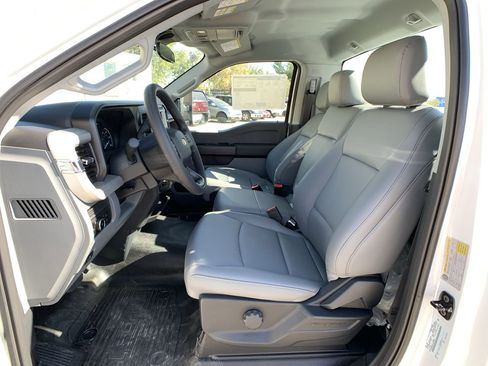 New 2026 Ford F250 XL w/ XL Chrome Package image 22