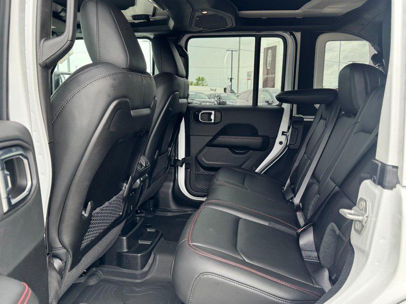 Used 2025 Jeep Wrangler Unlimited Rubicon AWD/4WD image 12