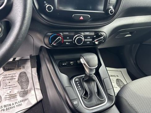 Used 2024 Kia Soul LX w/ Option Group 015 FWD image 21