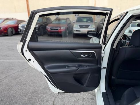 Used 2017 Nissan Altima 2.5 SR image 18