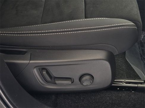 Certified 2023 Volvo XC40 Recharge Ultimate w/ Protection Package Premier image 20