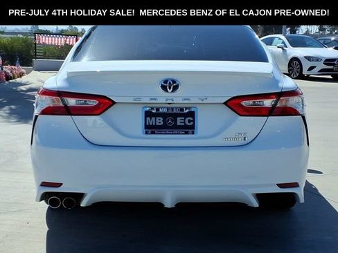 Used 2020 Toyota Camry SE w/ Sunroof Package FWD image 23
