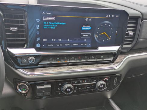 Used 2025 Chevrolet Silverado 1500 LTZ AWD/4WD image 17
